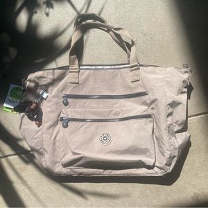 TAN KIPLING GYM/ TRAVEL BAG